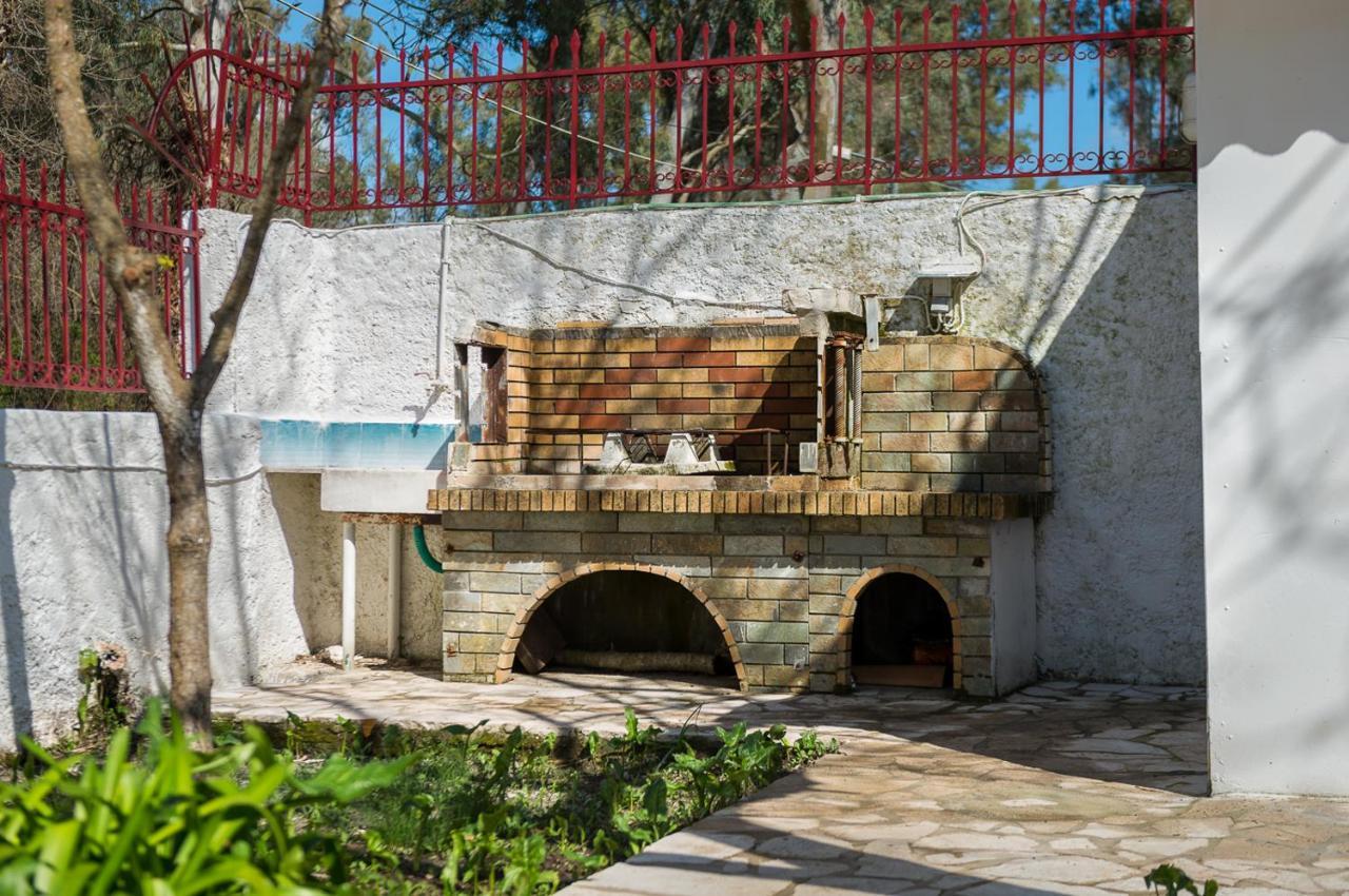 Merlyn Rooms Into The Nature, 100M From The Beach Dafnila Ngoại thất bức ảnh